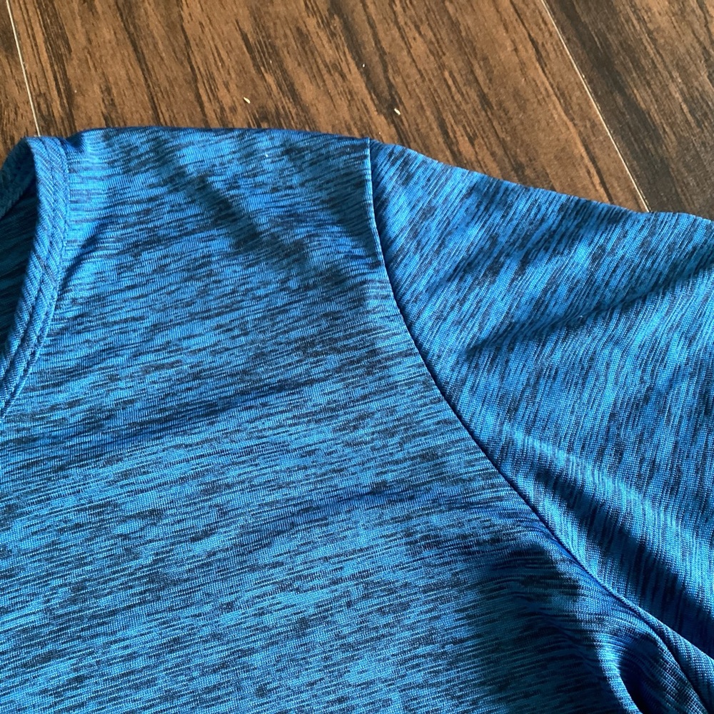 Real Essentials Gym Top - Picture 3 of 4